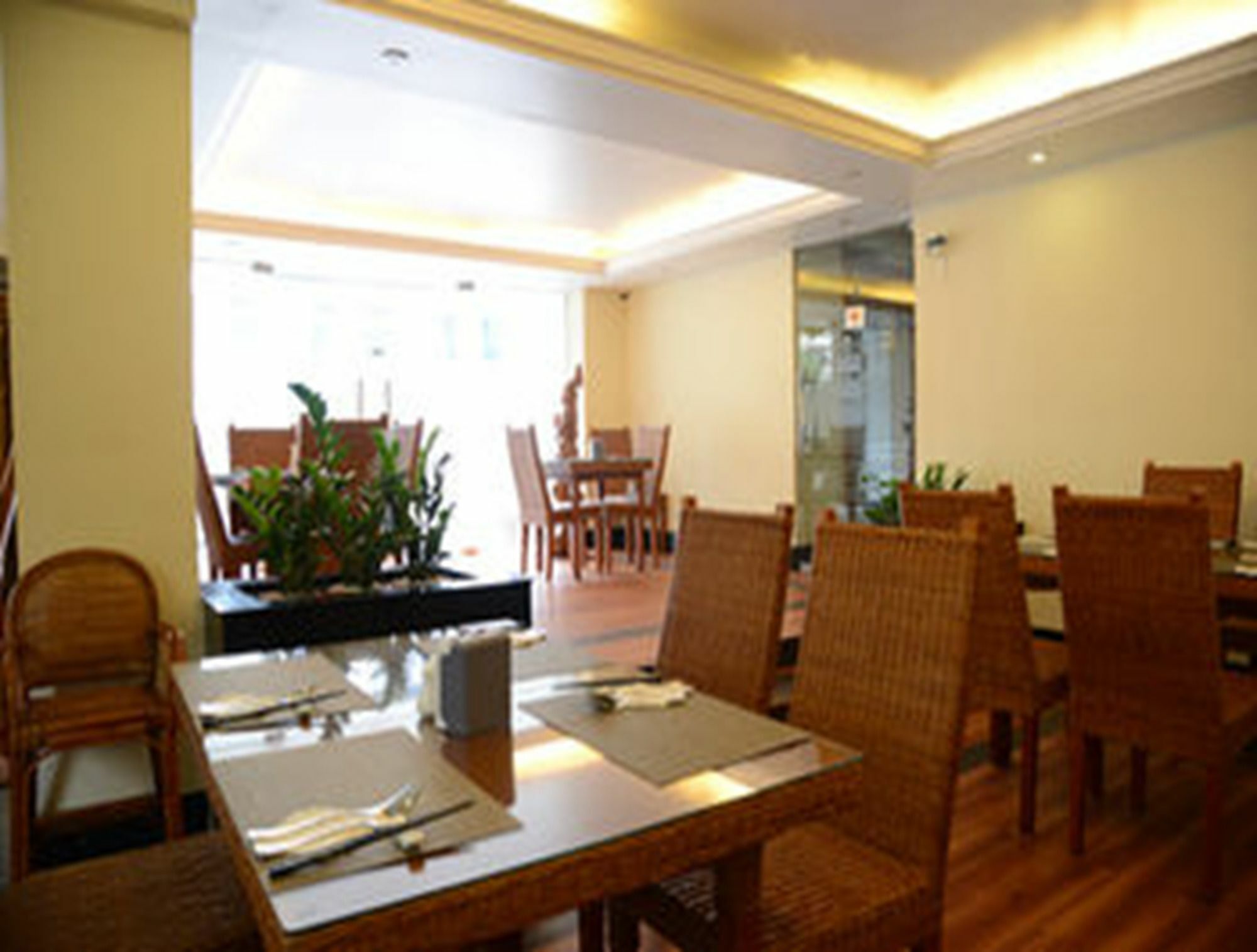 โรงแรมวอร์ดอน ย่างกุ้ง ภายนอก รูปภาพ
